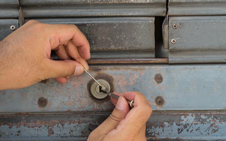 ouverture de porte claquée serrurier La Neuville-en-Hez